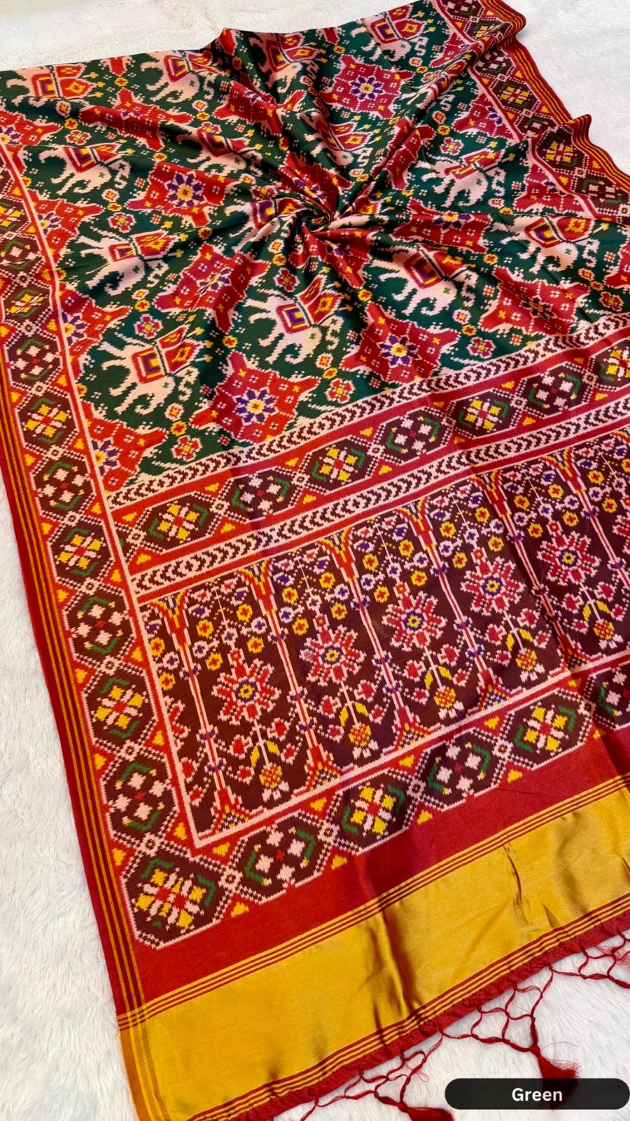 Traditional & Stylish Saree - Image 2